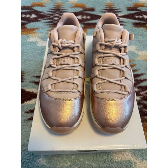 Nike Air Jordan 11 Size 10 Women Retro Low Rose Gold New DS AH7860-105 - Picture 2 of 5